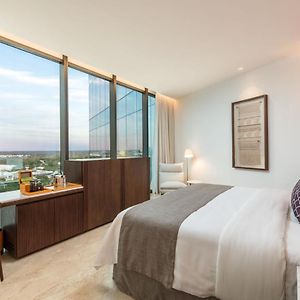 Club King Room